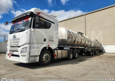 camion faw JH6 550 con doble pipa