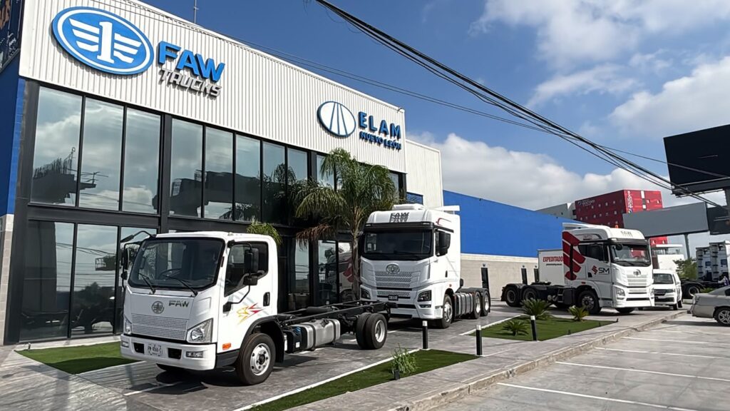 Fachada de la agencia FAW Trucks de Grupo Step en Apodaca, Nuevo León